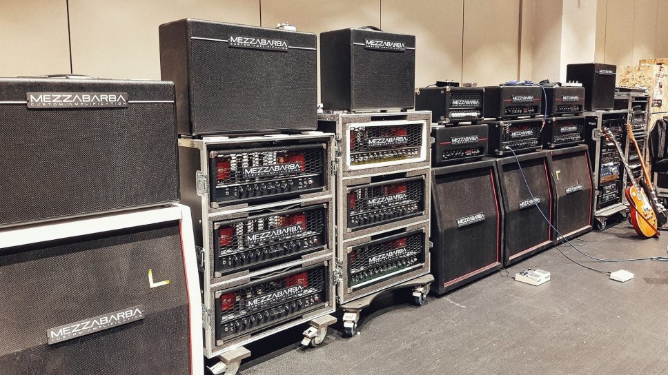 Il Wall of Sound della grande sala Mezzabarba Custom Amplification