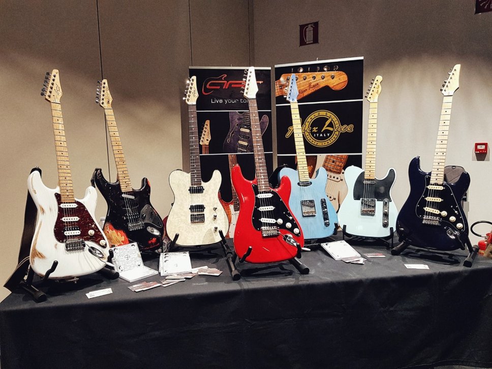 Lo stand di APS Guitars - Foto di Giacomo Pasquali