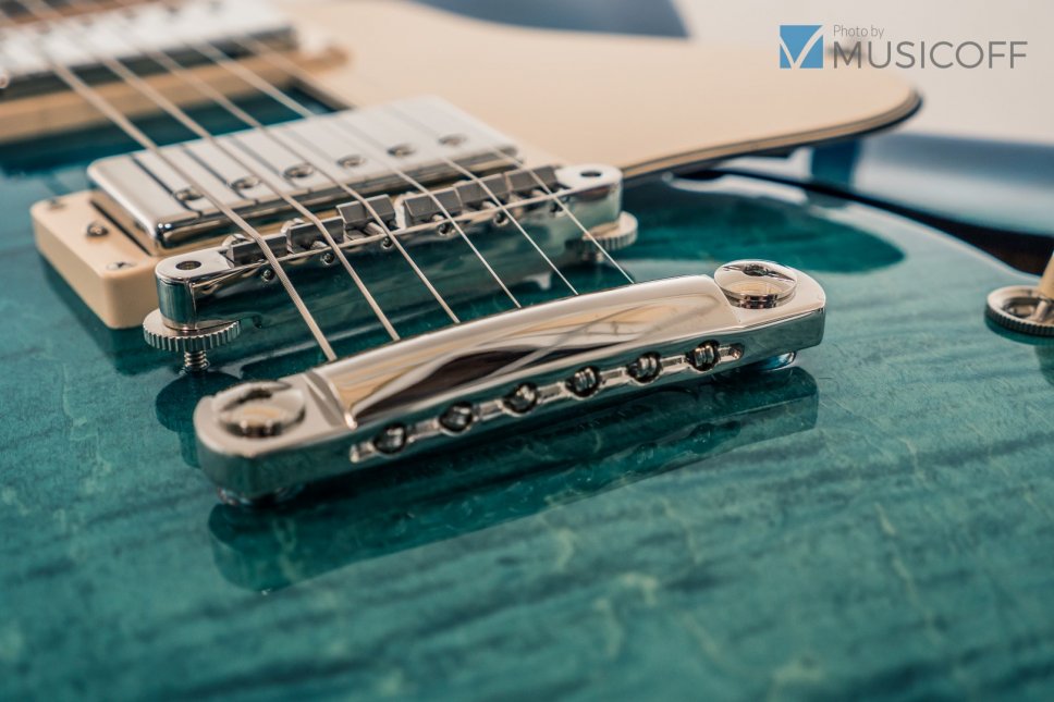 Le onde sonore della Gibson Memphis ES-335 Aquamarine