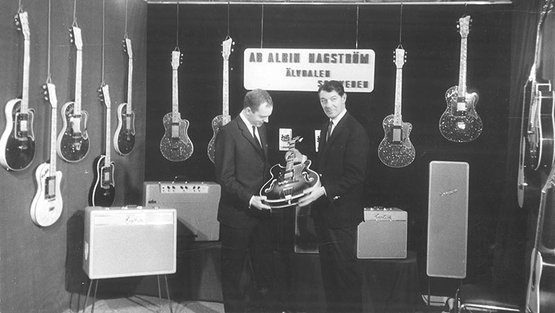 Frankfurt MusikMesse, 1961. Karl Erik Hagstrom e il capo delle vendite Roland Beronius.