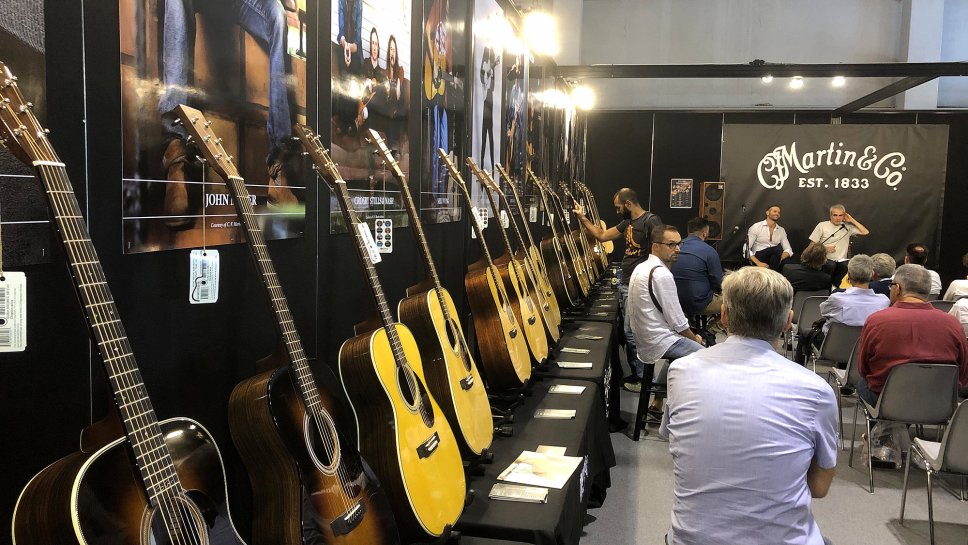 Acoustic Guitar Village