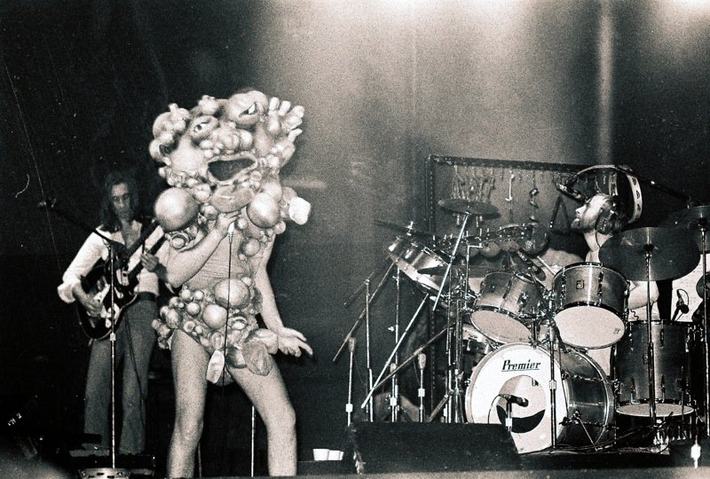 Genesis live 1974