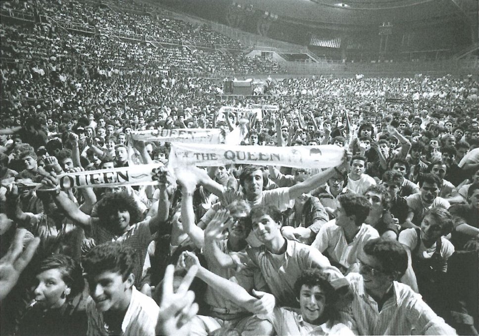 Il pubblico dei Queen a Milano