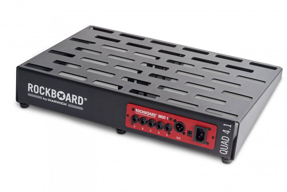 La pedalboard Rockboard Quad 4.1 e uno dei suoi moduli patchbay, il Mod 1