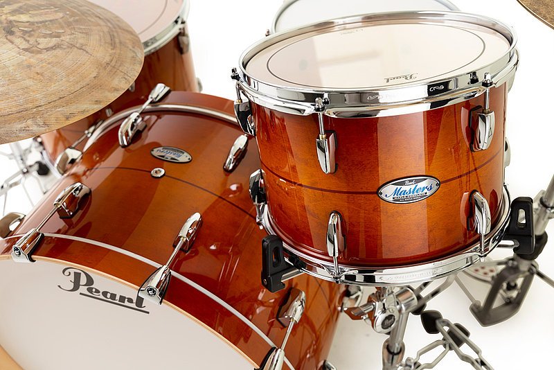 Pearl Masters Maple Complete in Almond Red Stripe