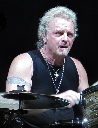 Tra gli Aerosmith e il batterista Joey Kramer è scontro