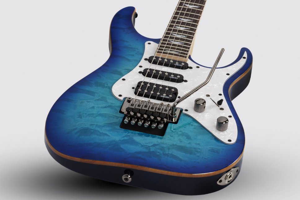 Banshee Extreme: 3 nuove Schecter in Italia