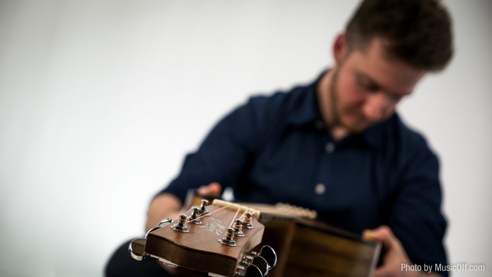 Matteo Brenci plays "Angelina"