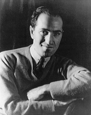 George Gershwin ritratto nel 1937, compositore della Rhapsody in Blue