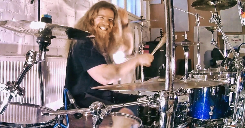 Suonare bene l'Heavy Metal con un gran sorriso