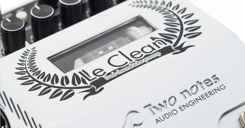 Two Notes Le Clean preamp valvolare a pedale per chitarra: pannello frontale