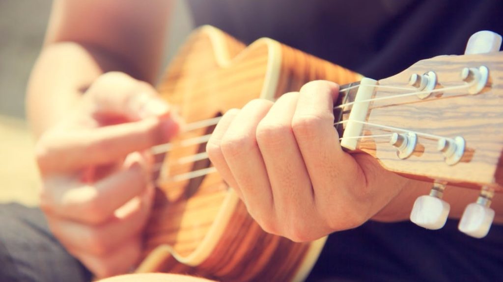 Come si accorda un ukulele
