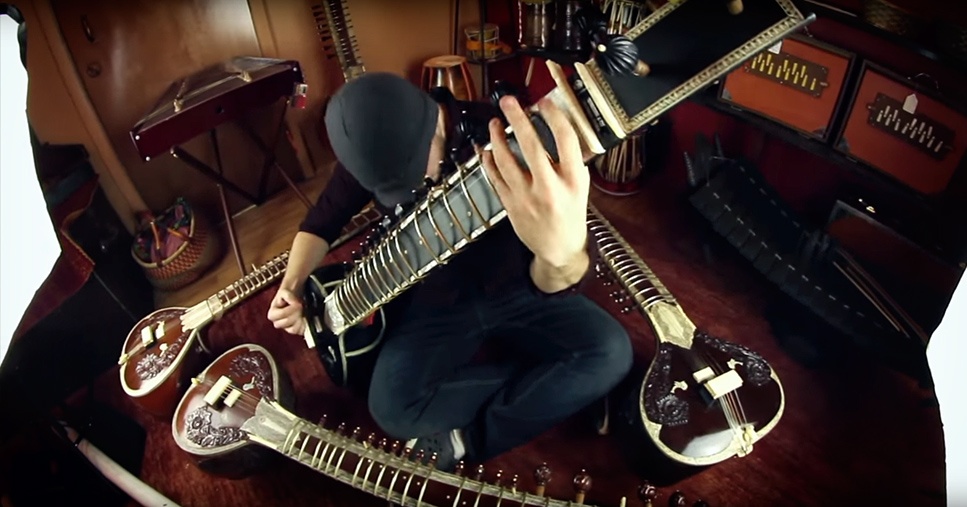 Come suona un sitar nell'Heavy Metal