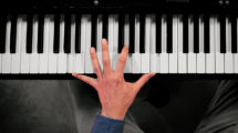 mano sinistra del pianista