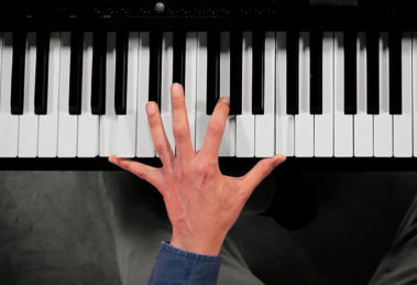 mano sinistra del pianista