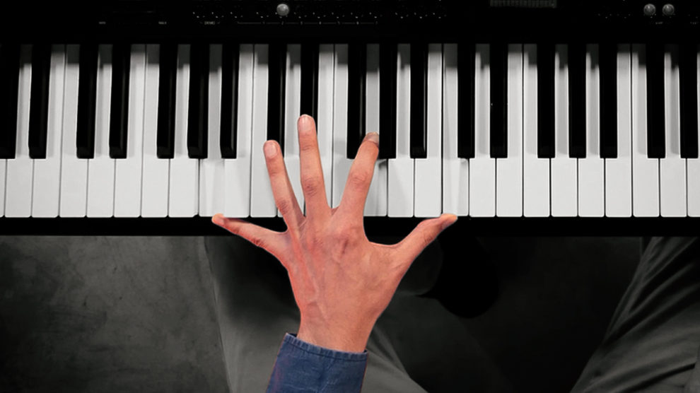 mano sinistra del pianista