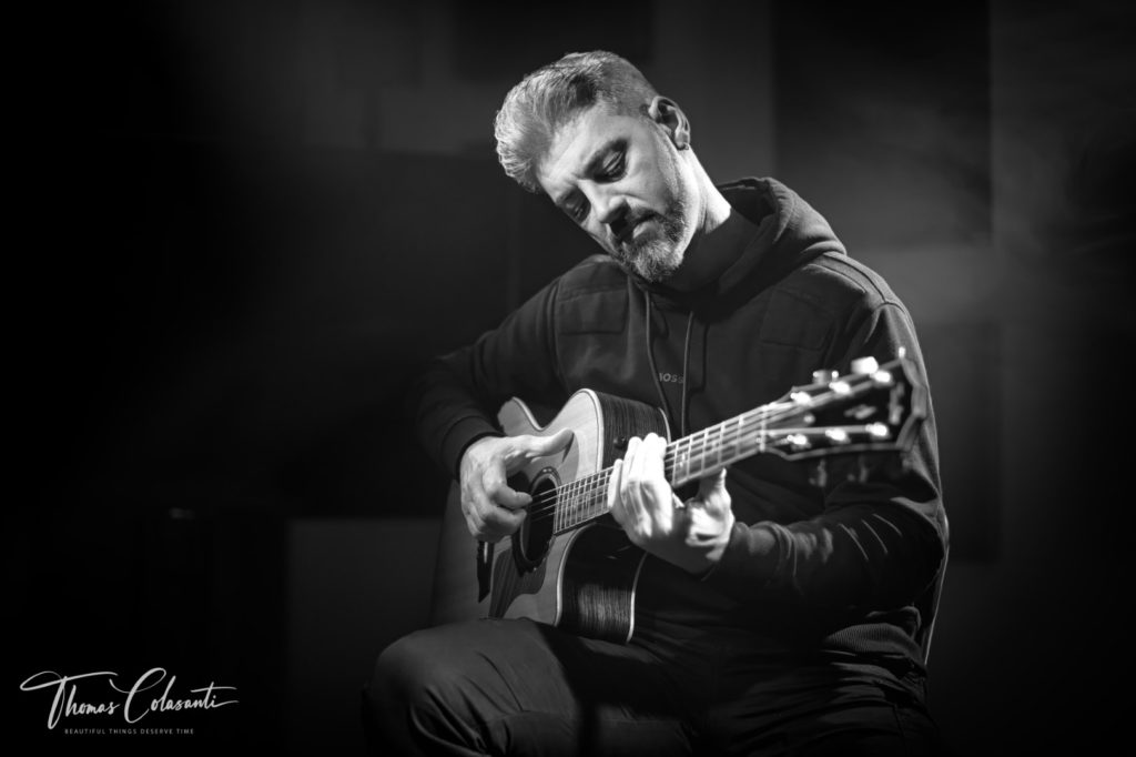 Impara a suonare la CHITARRA ACUSTICA con CIRO MANNA