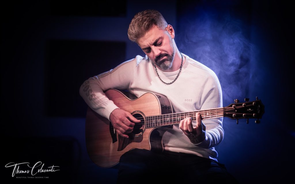 Impara a suonare la CHITARRA ACUSTICA con CIRO MANNA