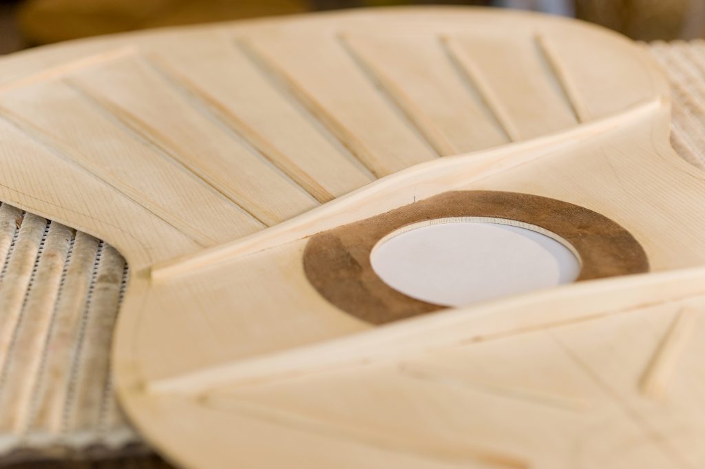 Matteo Crotti: trent'anni tra legno e musica, dalla campagna di Reggio Emilia alla medaglia d'oro Anlai