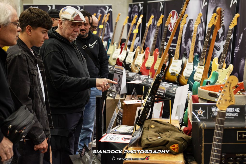 Vintage Guitar Show
