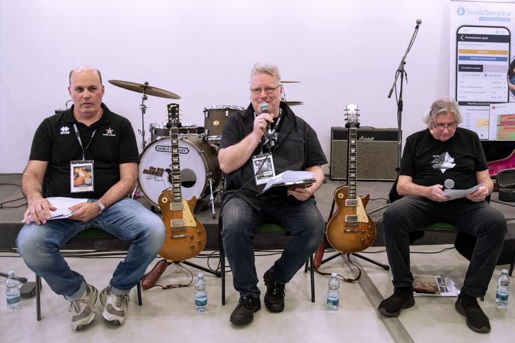 Vintage Guitar Show