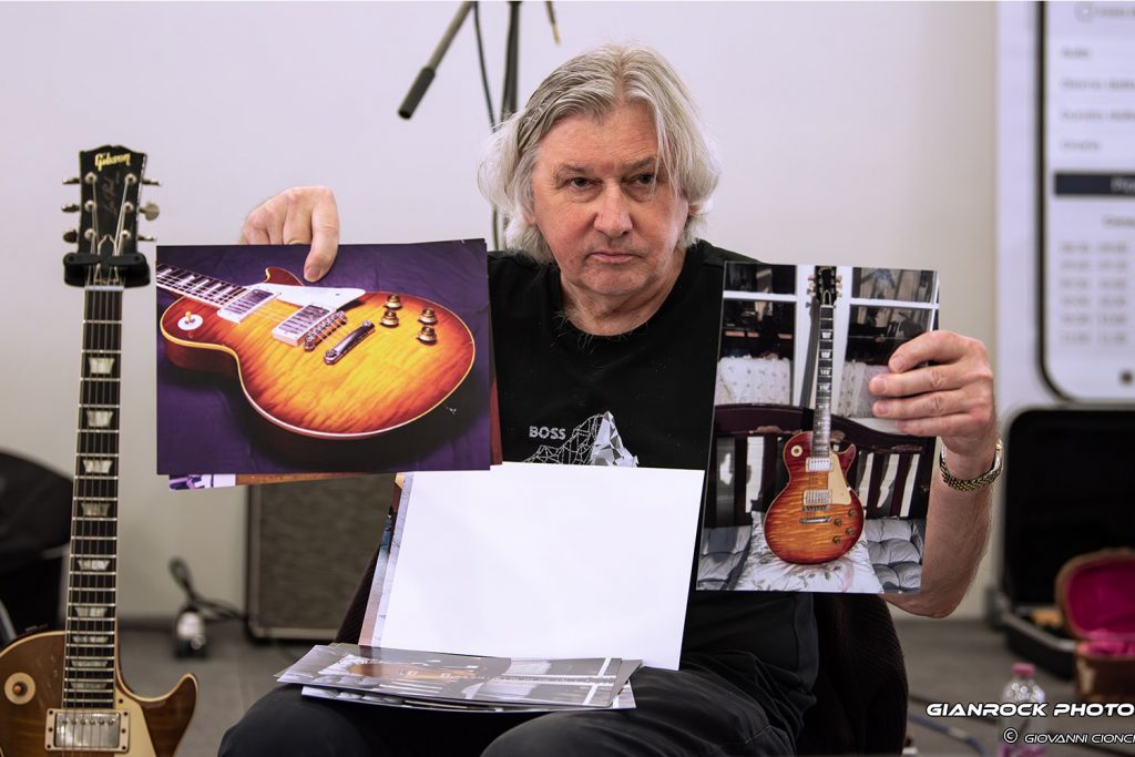 Vintage Guitar Show