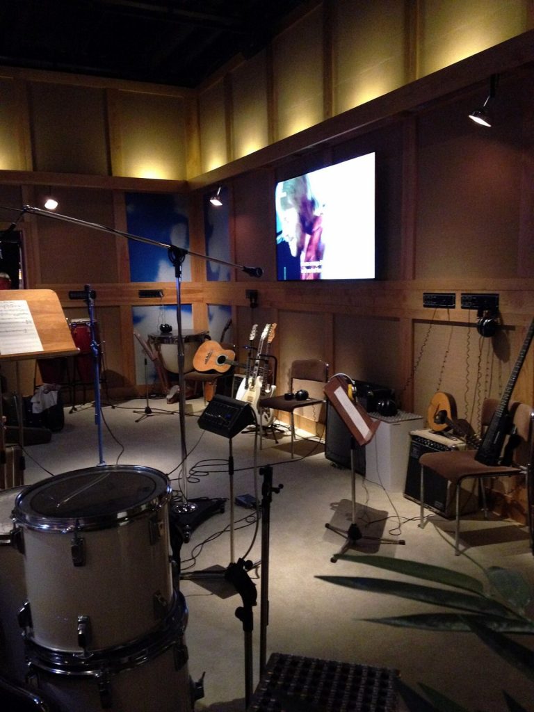 Ricostruzione della sala di regia dei Polar Music Studios di Stoccolma esposta al museo ABBA