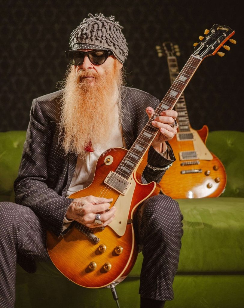 Billy Gibbons ritratto con una Gibson Custom Billy Gibbons “Pearly Gates” Les Paul™ Standard del 1959, edizione da collezione.