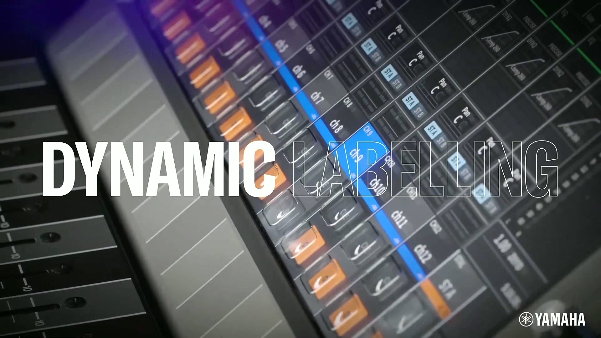 Primo piano dei Glass Keys della Yamaha DM5 con le etichette dinamiche dei canali